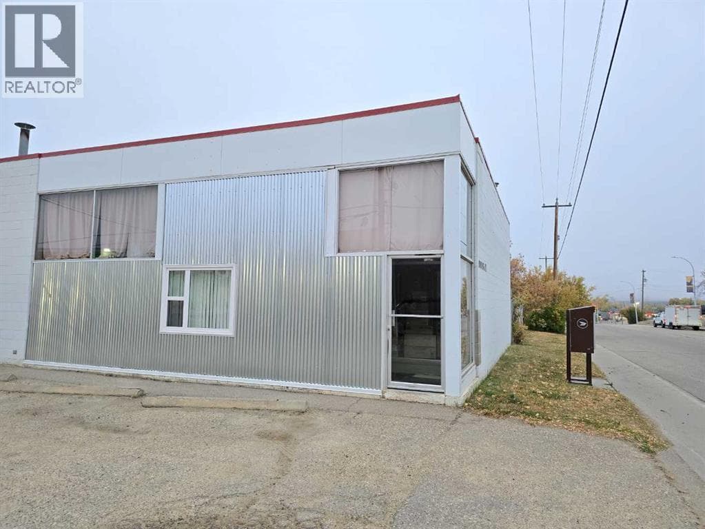 9909 96 AVENUE, Grande Prairie — photo 2