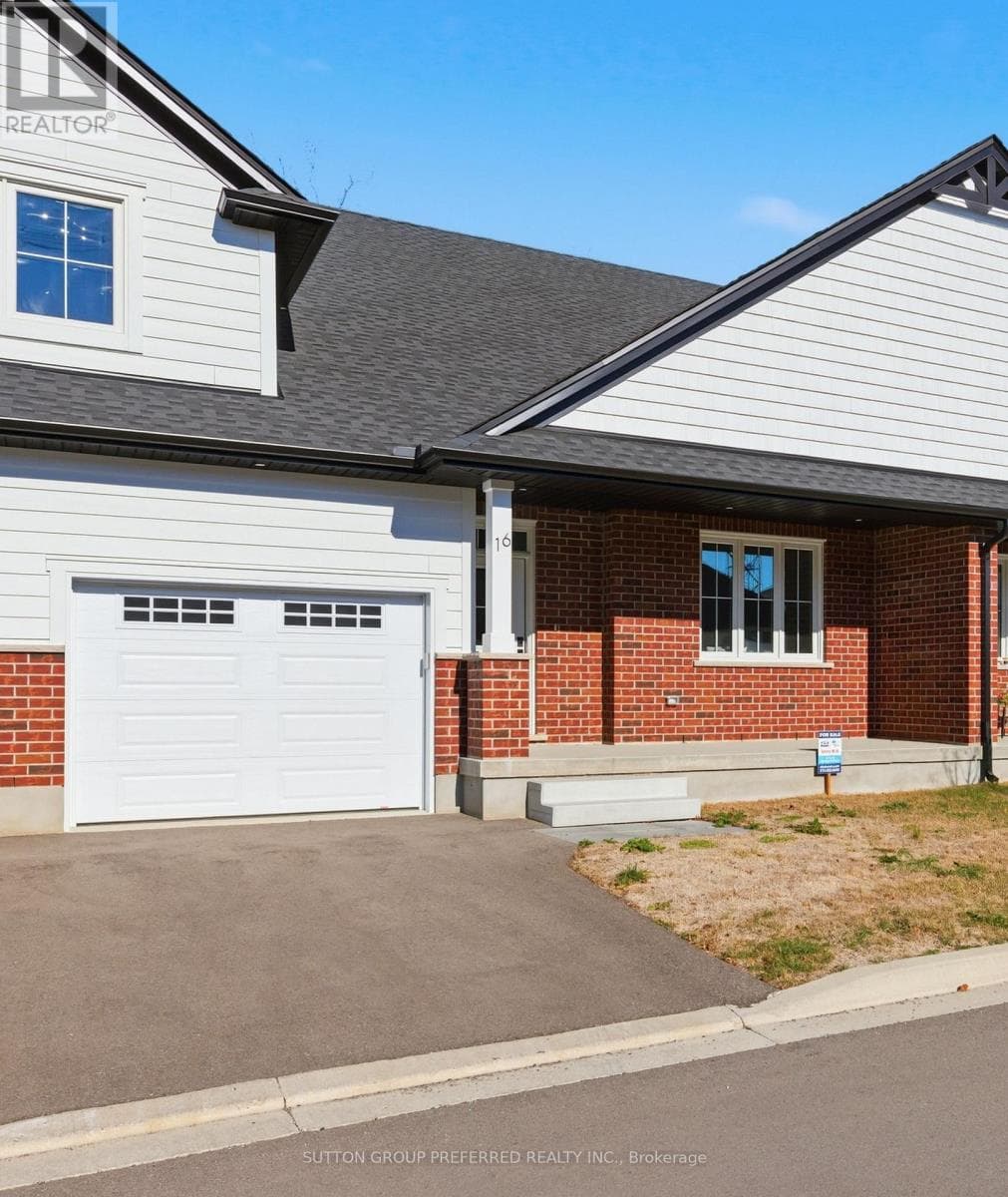 16 - 175 GLENGARIFF DRIVE in 
