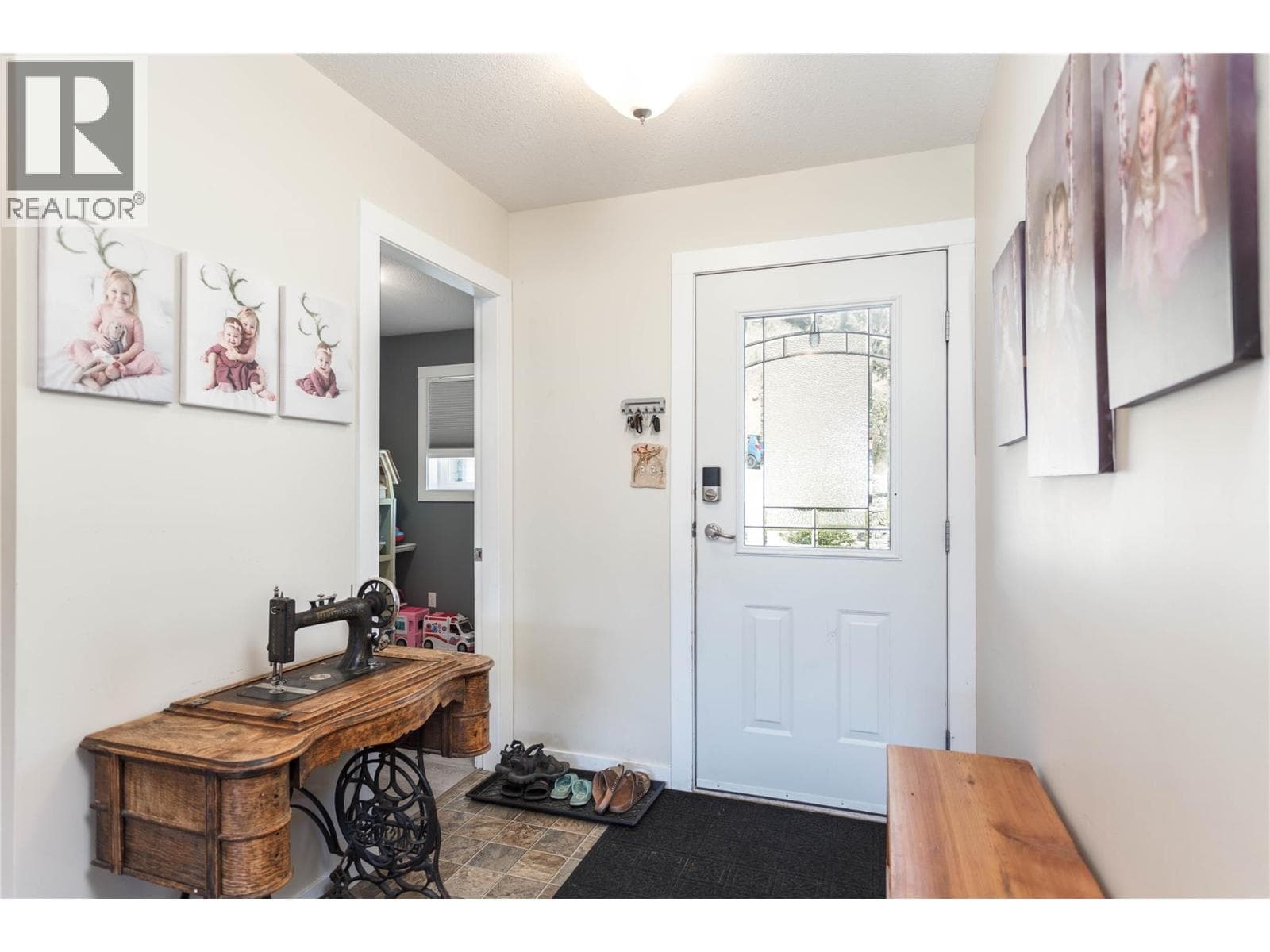 1859 SCHUNTER DRIVE, Interior REALTORS® — photo 5