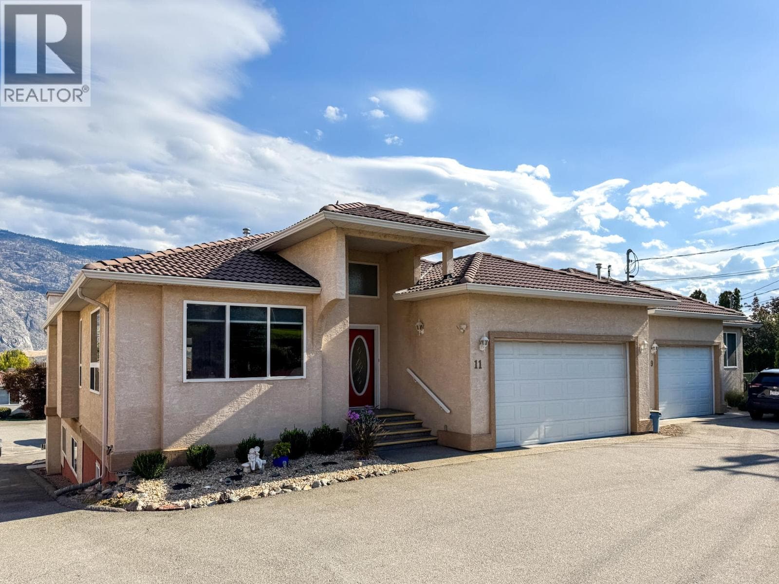 2 ROYAL ANN COURT UNIT 11 in 