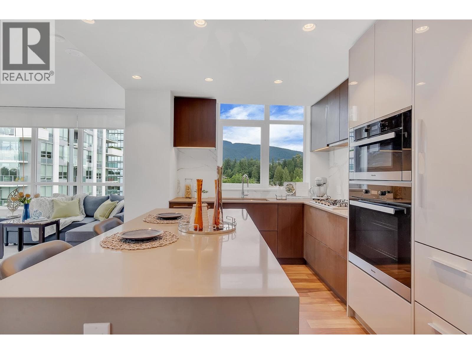 607 1632 LIONS GATE LANE — photo 4