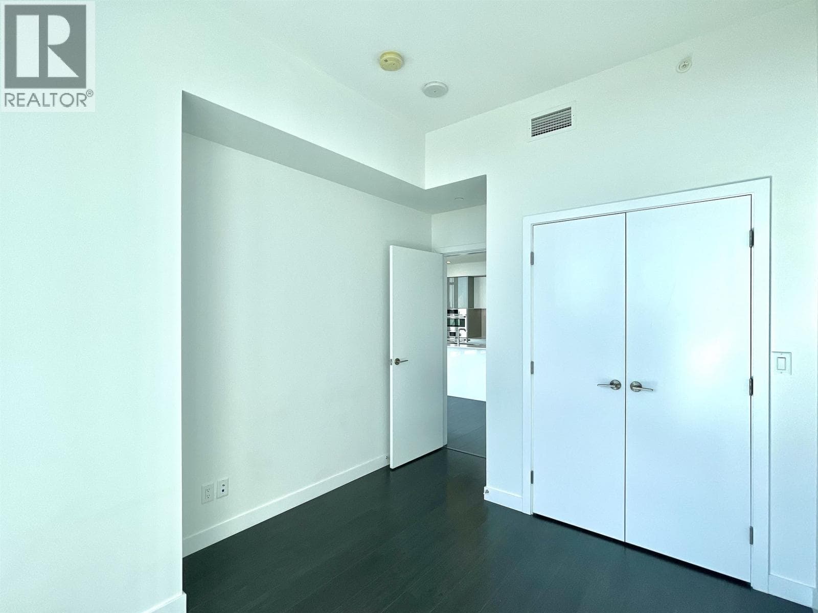 3408 2085 SKYLINE COURT, Greater Vancouver — photo 2
