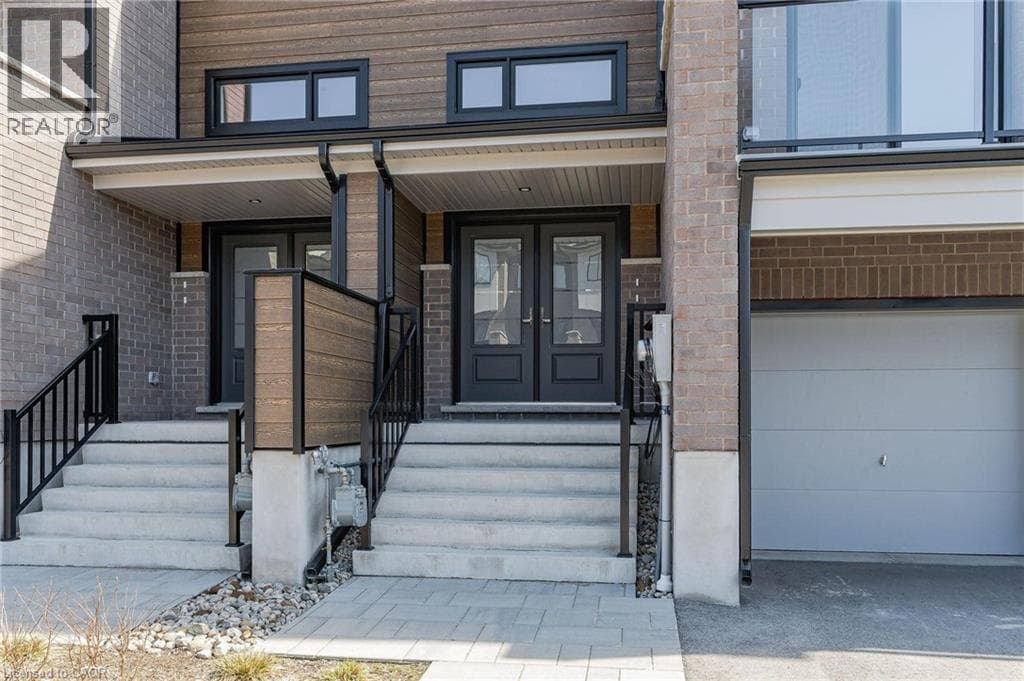 182 BRIDGE CRESCENT UNIT 9, Cornerstone — photo 2