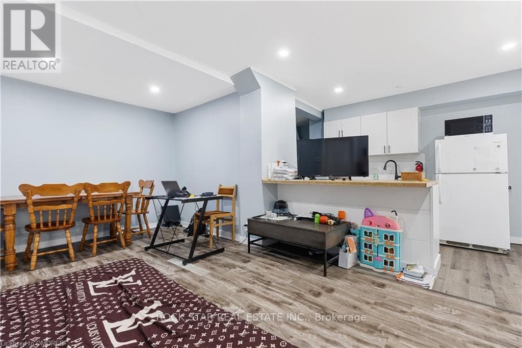 235 HAMILTON ROAD, Toronto — photo 2