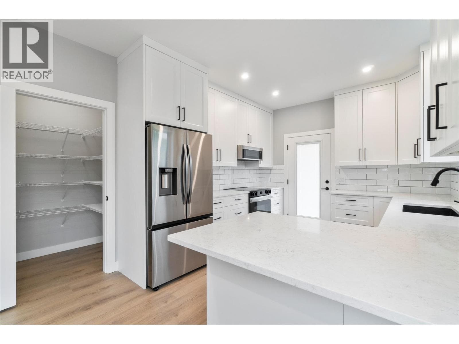 1330 10 STREET SOUTHWEST UNIT 14, Interior REALTORS® — photo 5