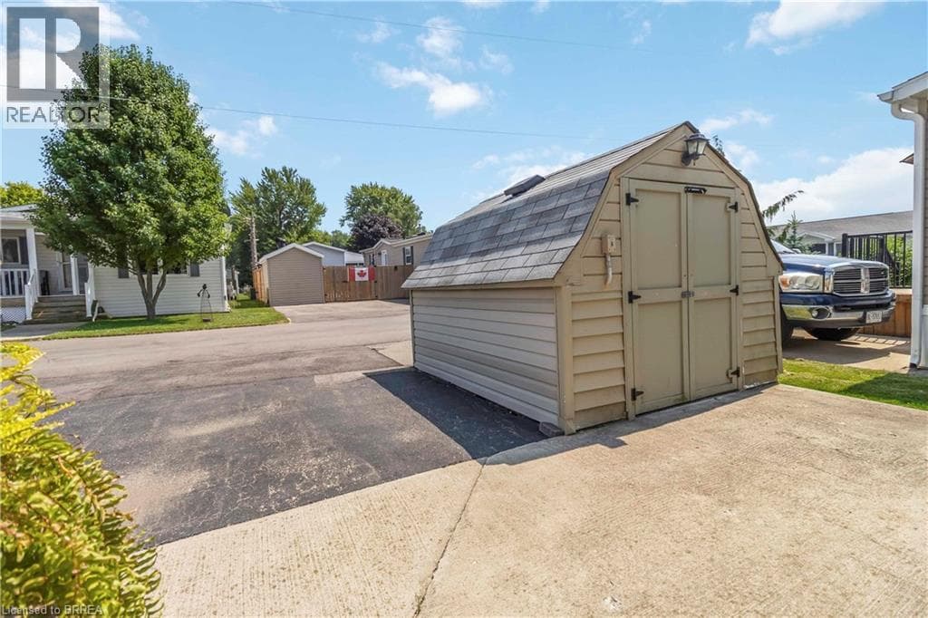 27 ELM STREET — photo 4