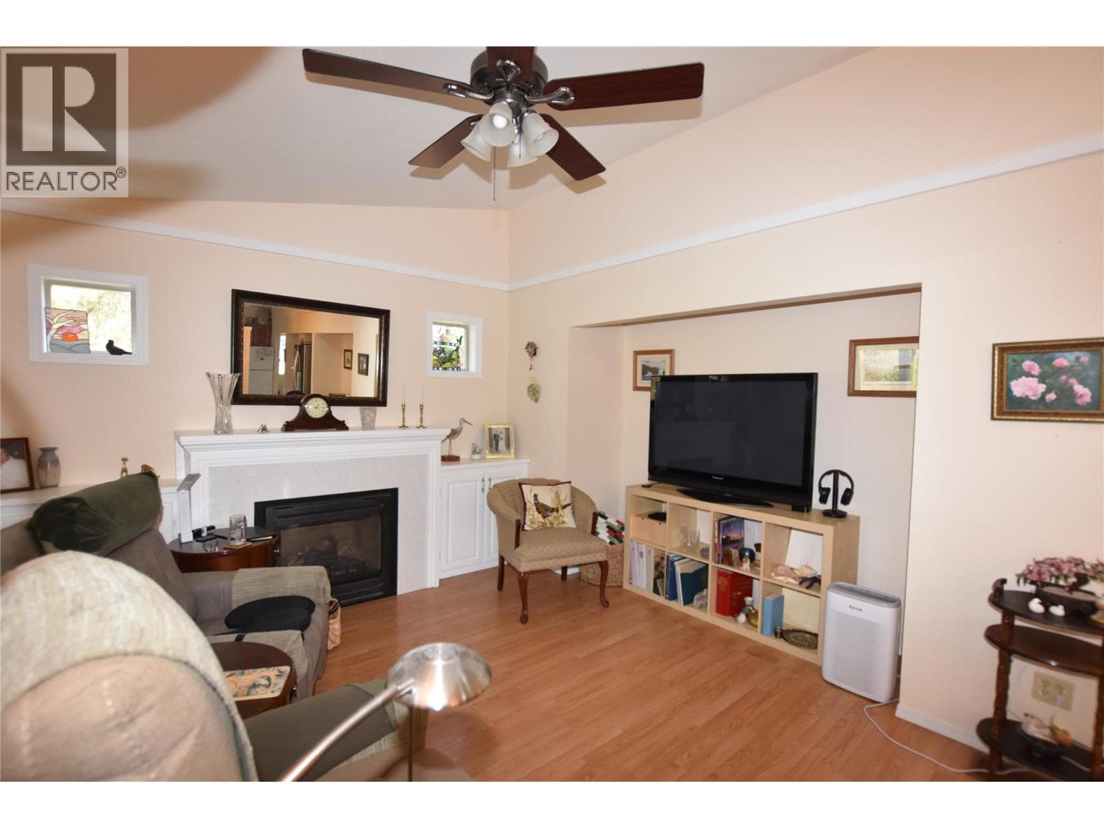 415 HUMMINGBIRD AVENUE, Interior REALTORS® — photo 2