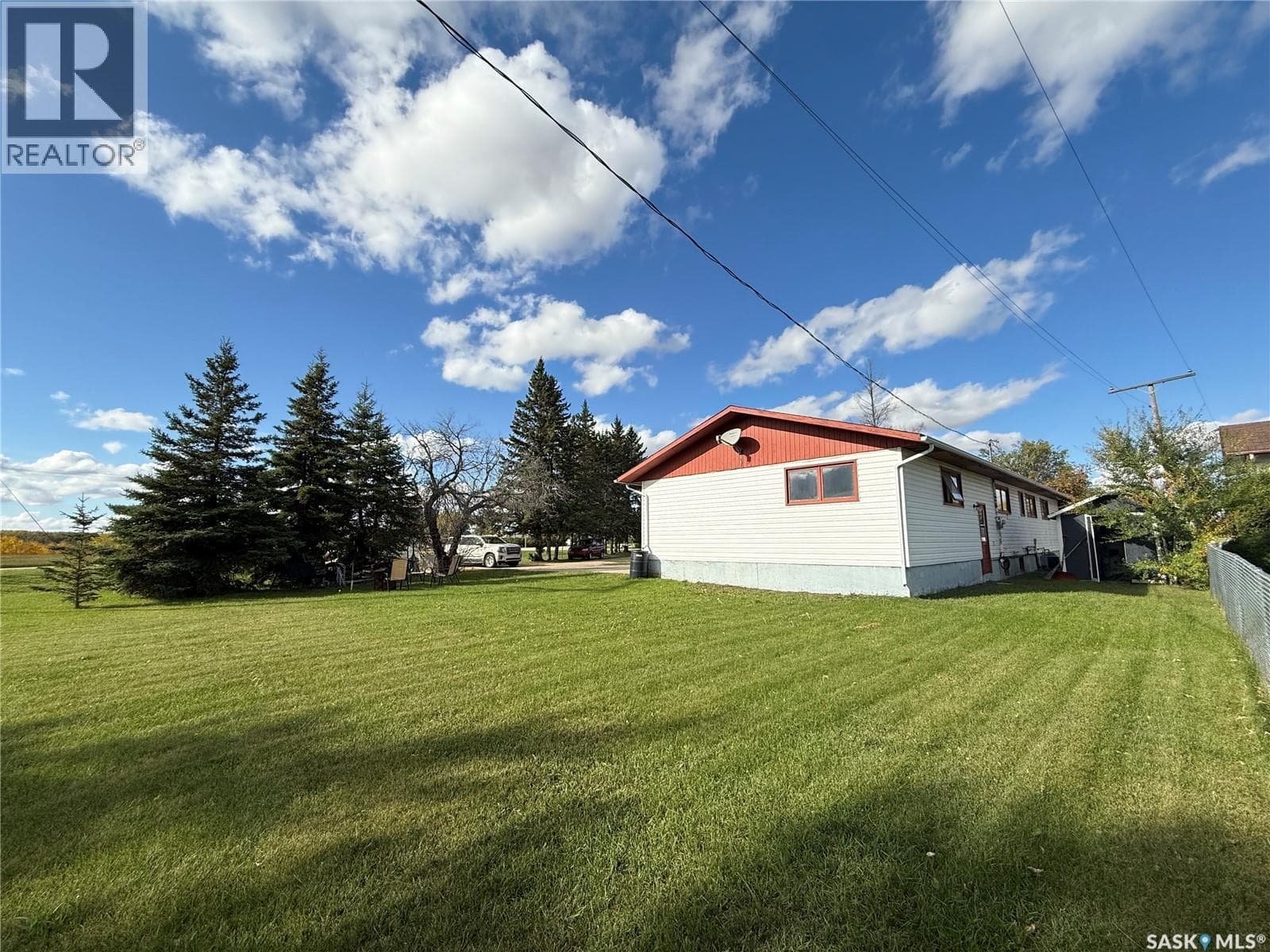 208 STANHOPE AVENUE — photo 2