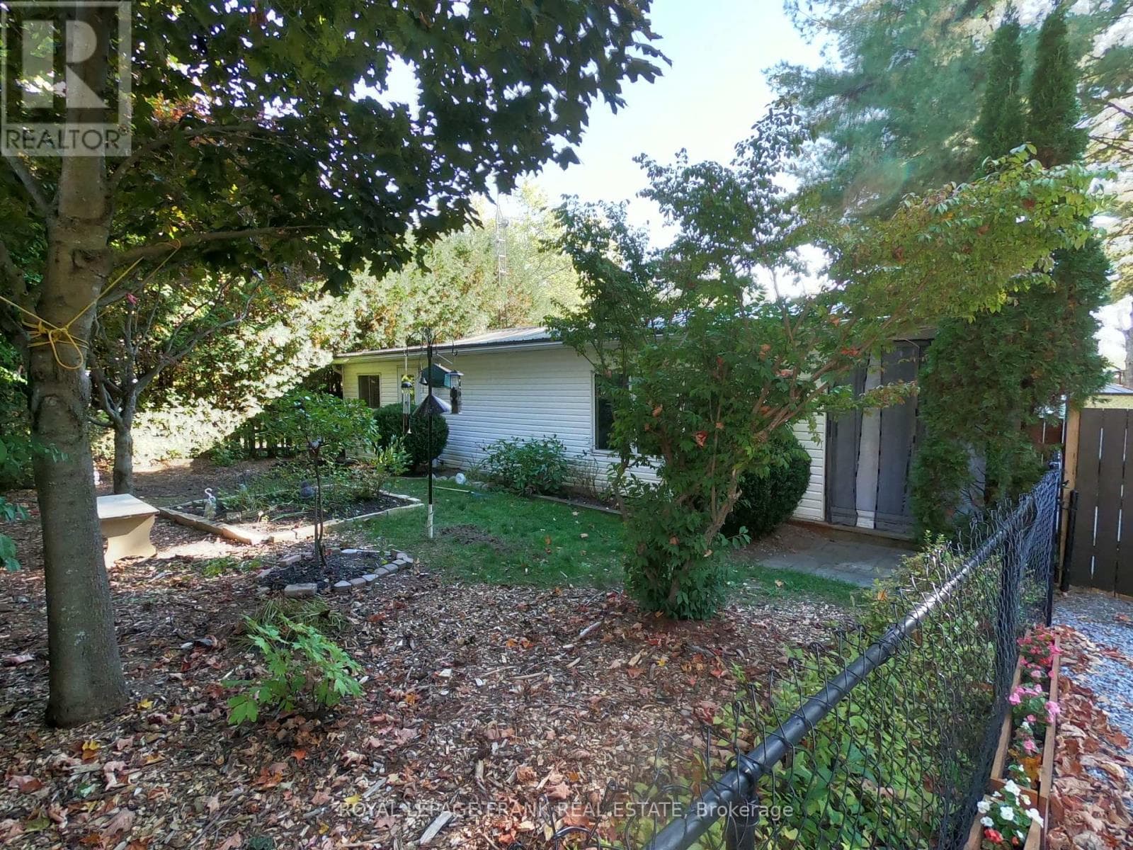 245 - 248 PINNACLE HILL ROAD in 