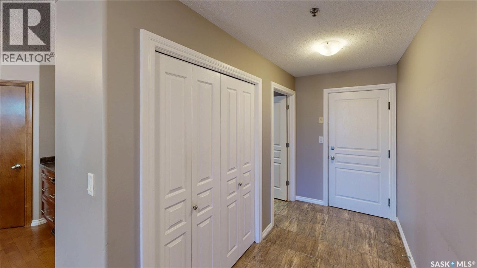 108 3730 EASTGATE DRIVE EAST — photo 3