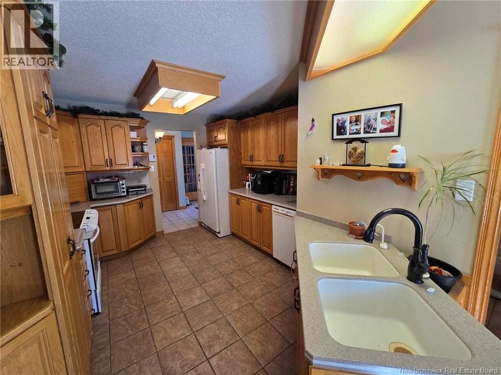 1125 BIRCHWOOD DRIVE, New Brunswick — photo 5