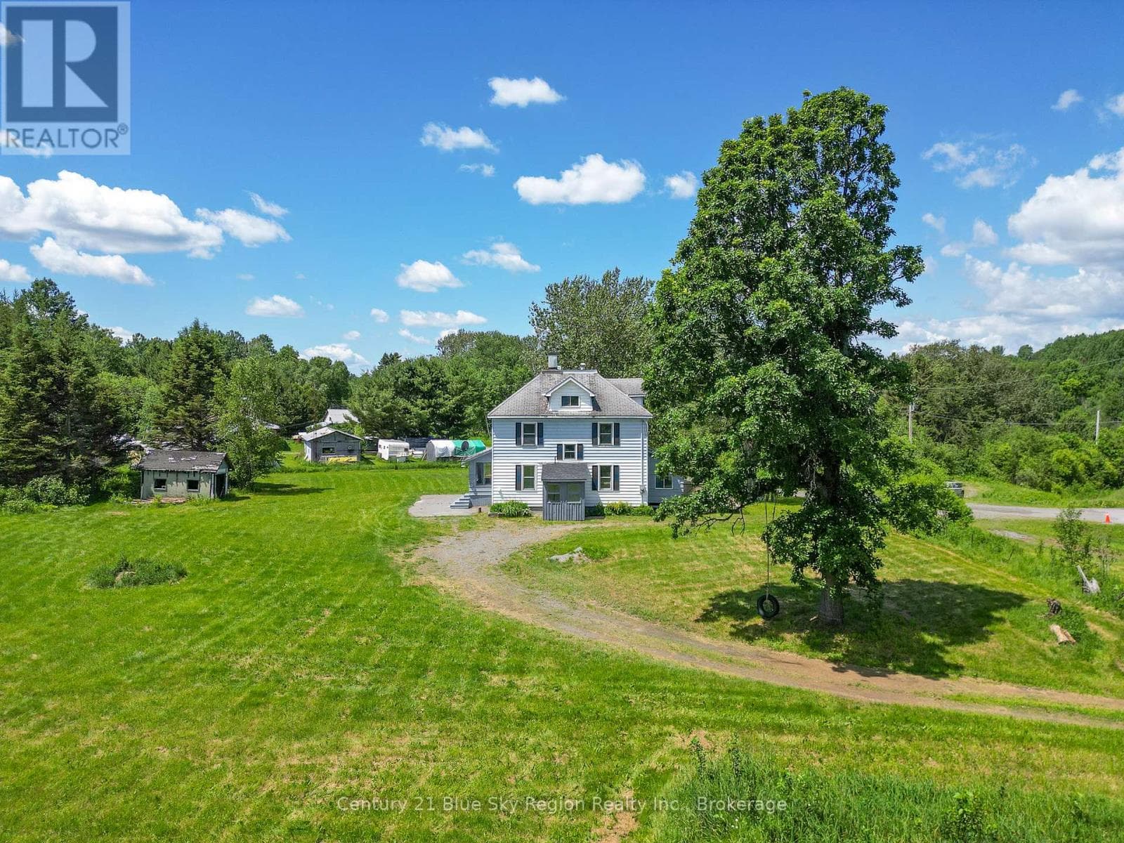 2 DESAULNIERS ROAD in 