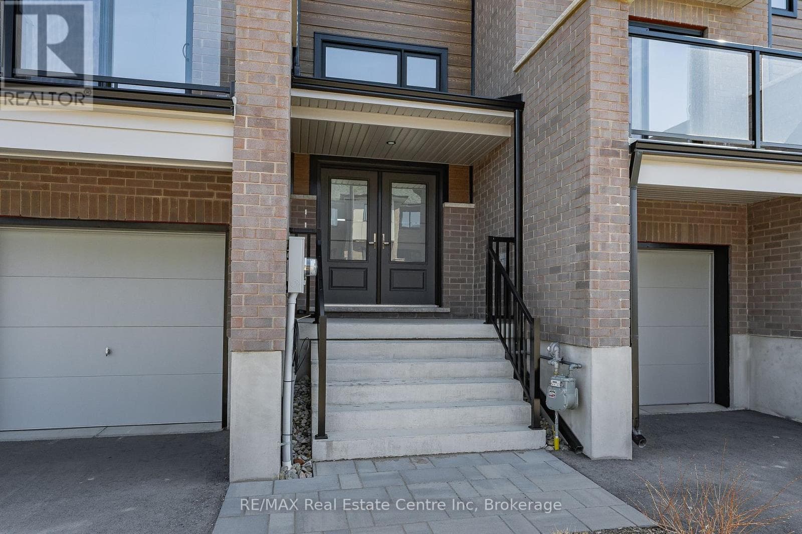 182 BRIDGE CRESCENT UNIT 7, OnePoint — photo 2