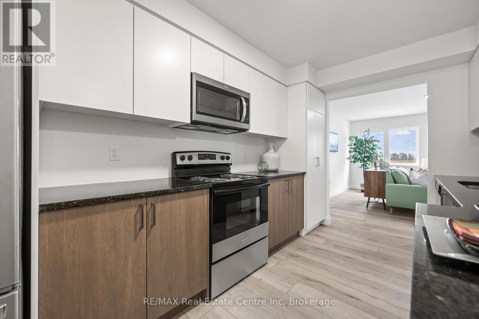 182 BRIDGE CRESCENT UNIT 7, OnePoint — photo 5