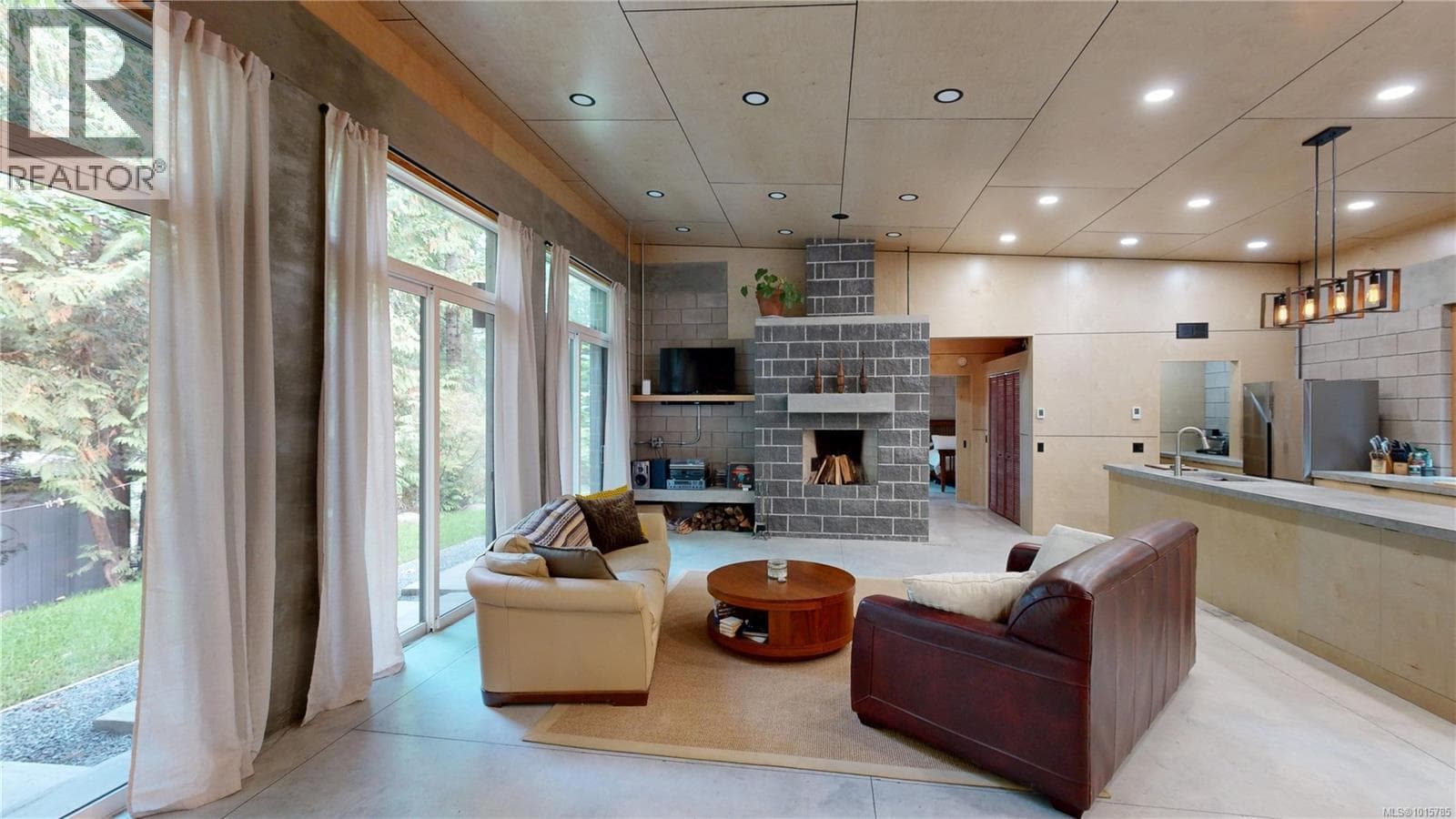 362 SPRUCE AVENUE, Vancouver Island — photo 4