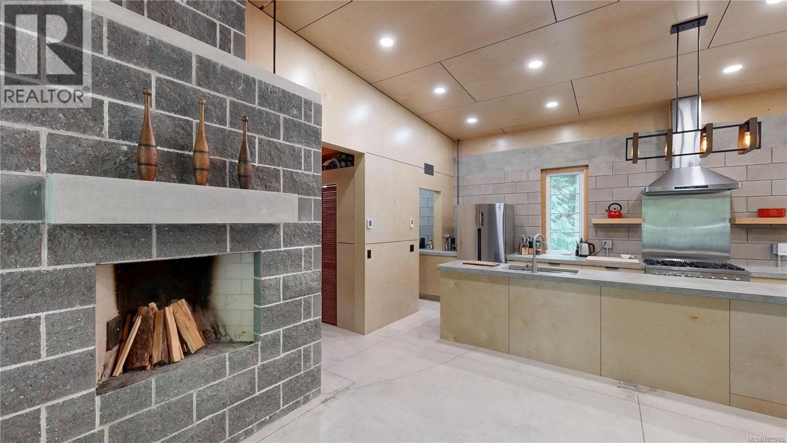 362 SPRUCE AVENUE, Vancouver Island — photo 5