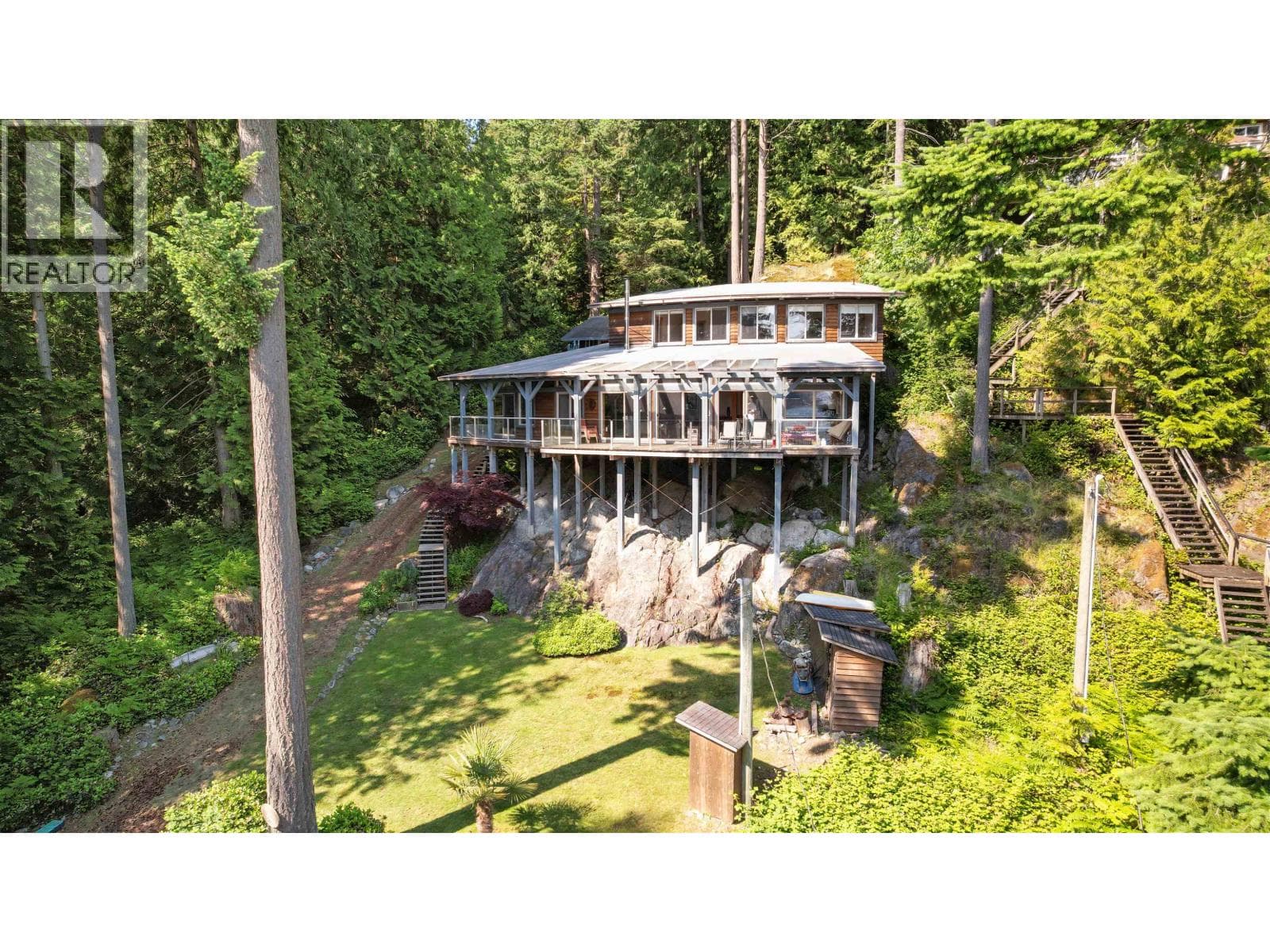 304 ESPLANADE ROAD, Greater Vancouver — photo 2