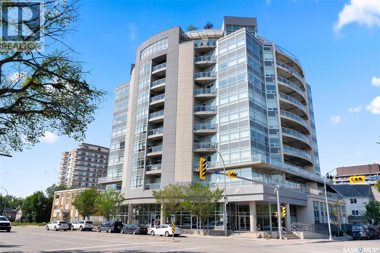 704 2300 BROAD STREET in Old 33