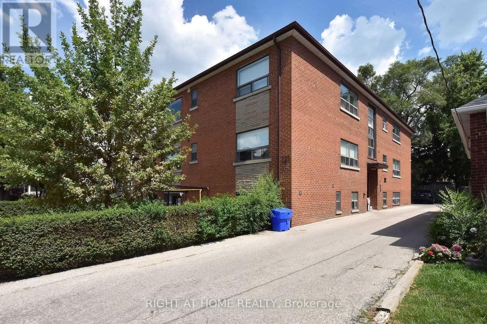 121 FOURTH STREET in New Toronto