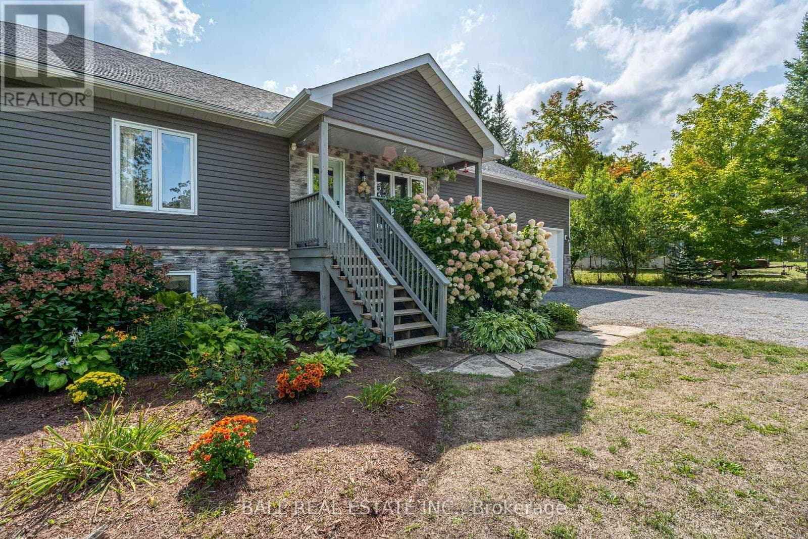 47 SUMCOT DRIVE — photo 2