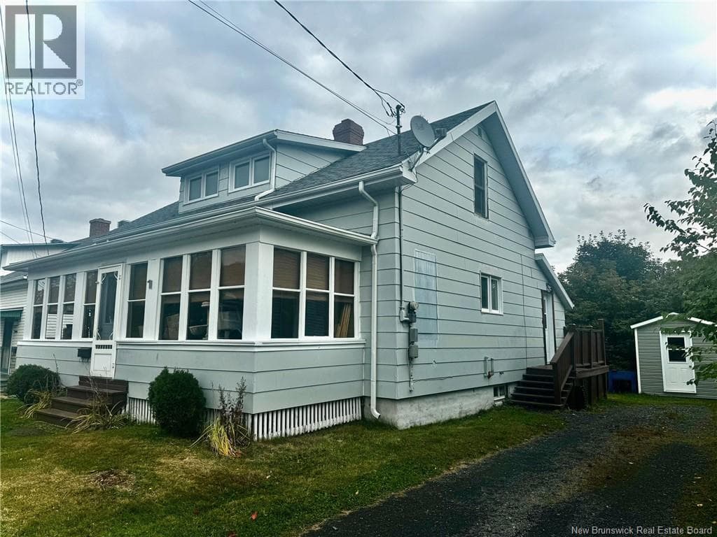 71 21e Avenue in 
