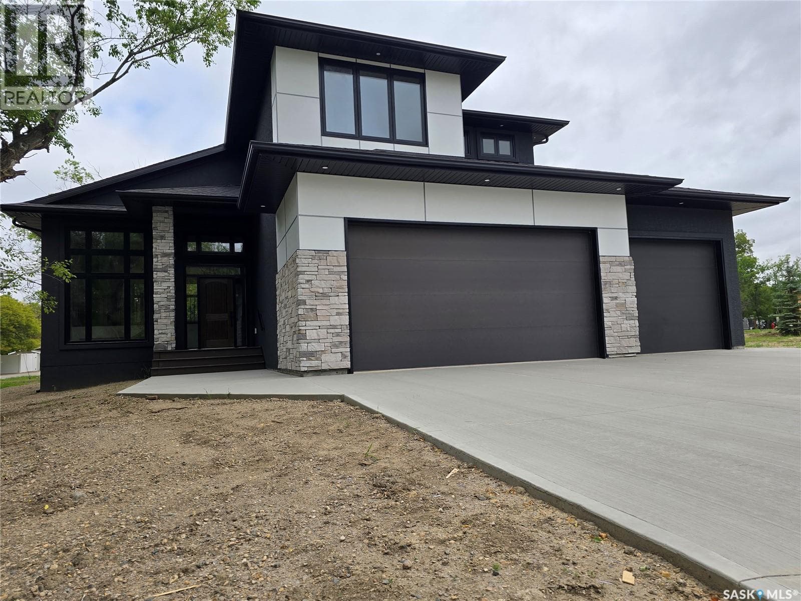 3 KENNEY CRESCENT in 