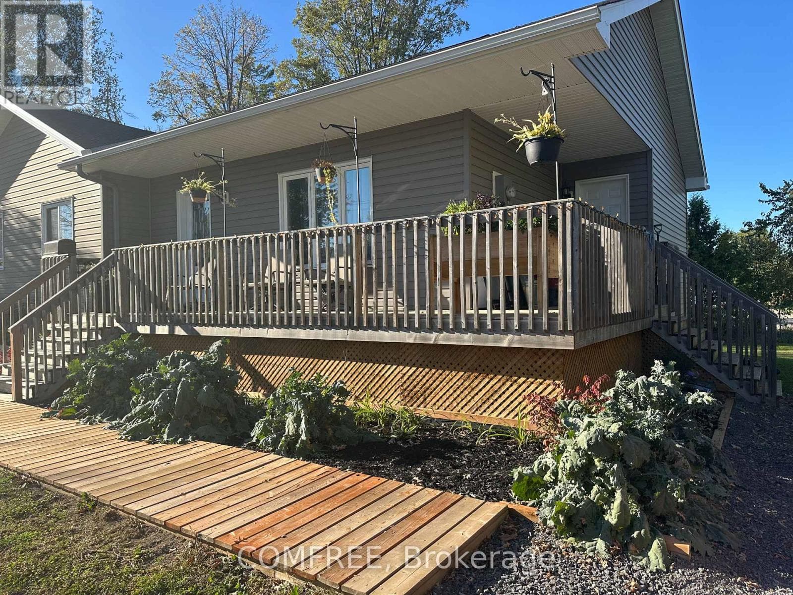140 RUSSETT DRIVE, Ottawa — photo 2