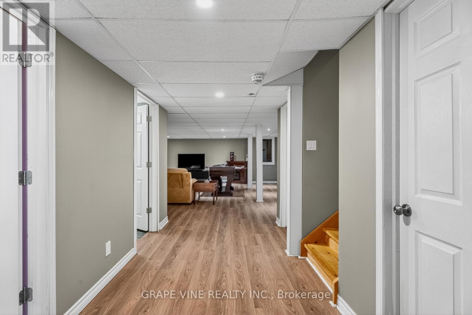 18 CALCO CRESCENT, Ottawa — photo 2