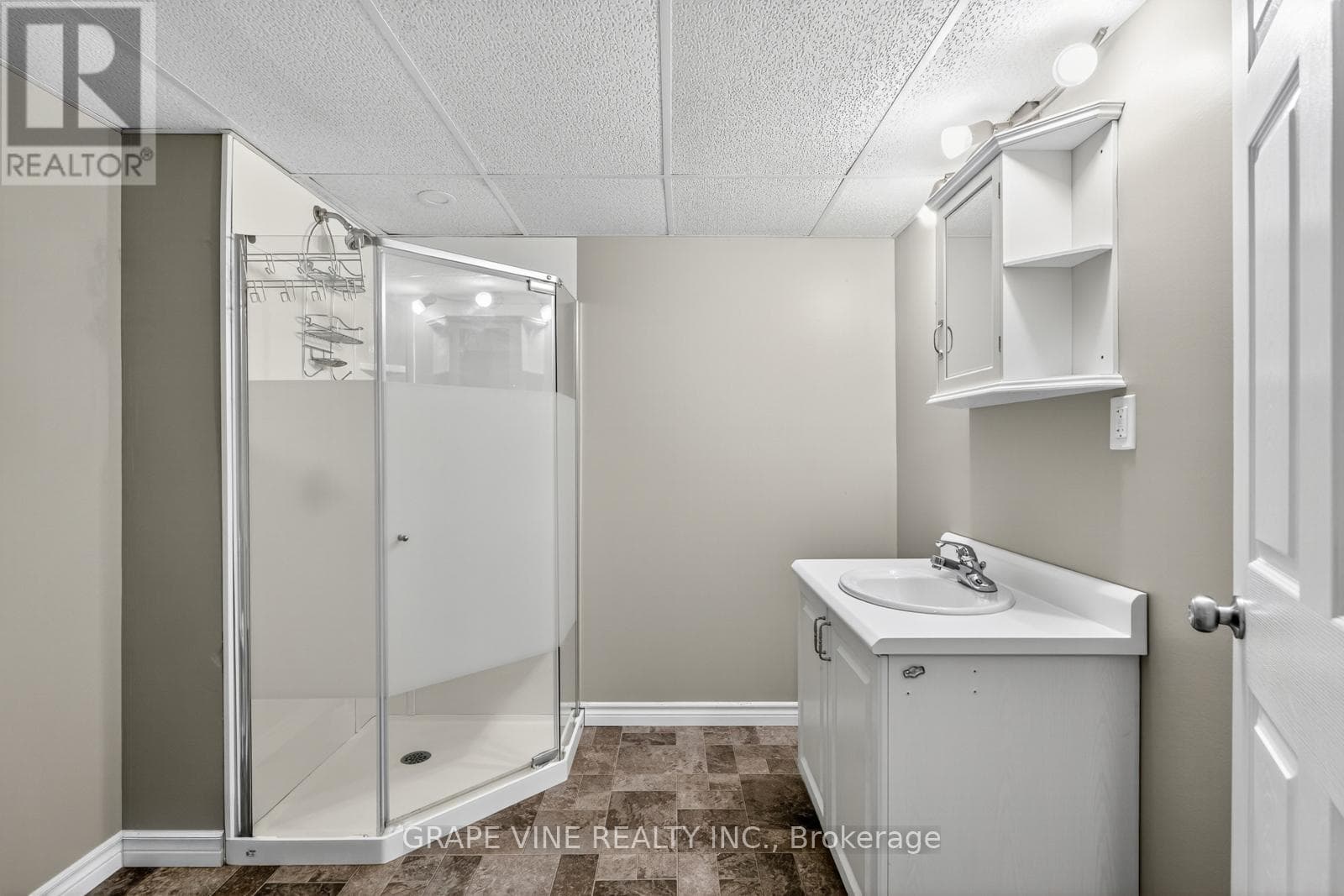 18 CALCO CRESCENT, Ottawa — photo 4
