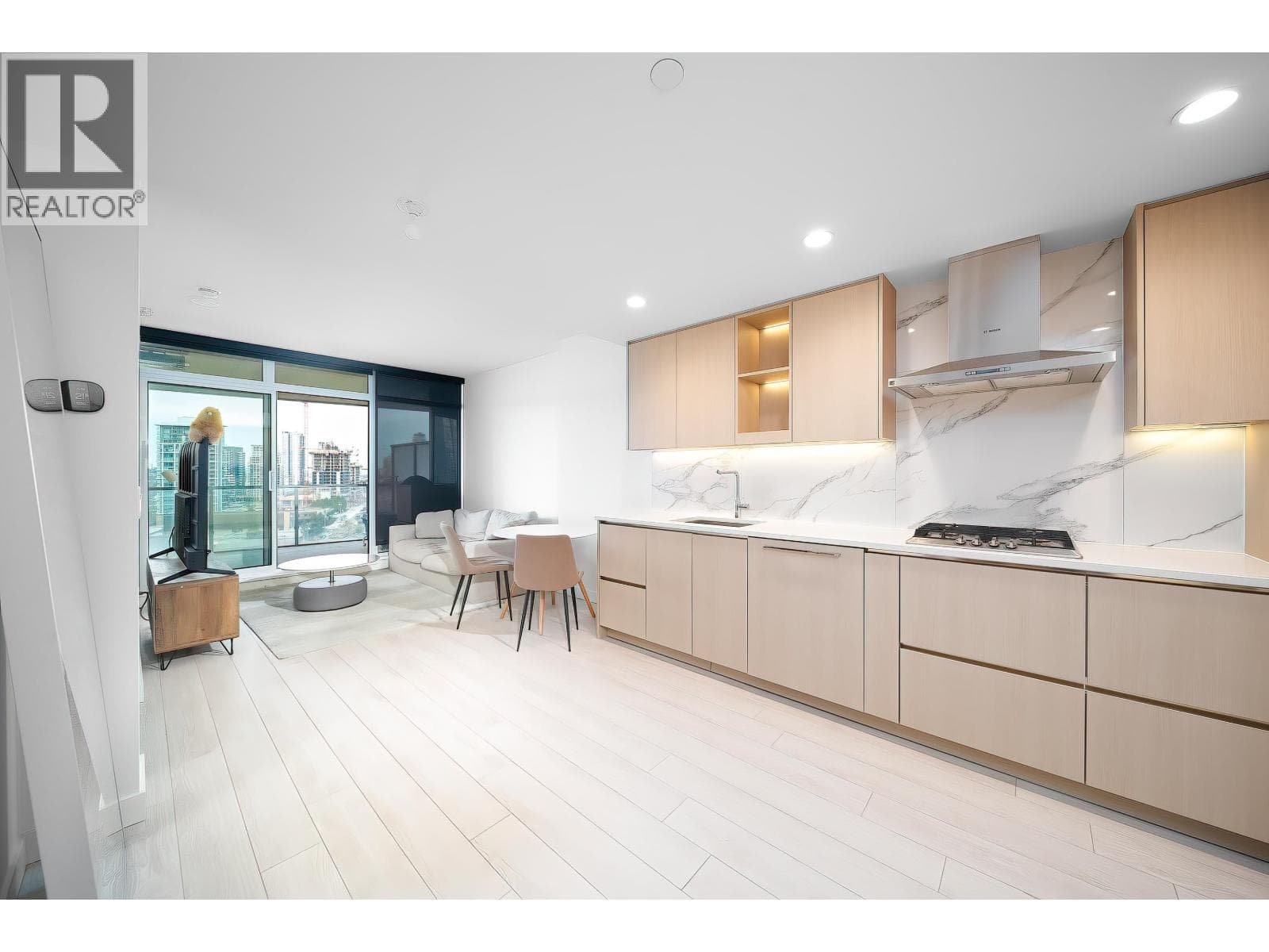 810 4880 LOUGHEED HIGHWAY, Greater Vancouver — photo 3