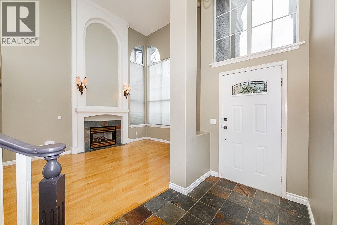 1580 WINTERGREEN PLAZA, Greater Vancouver — photo 3