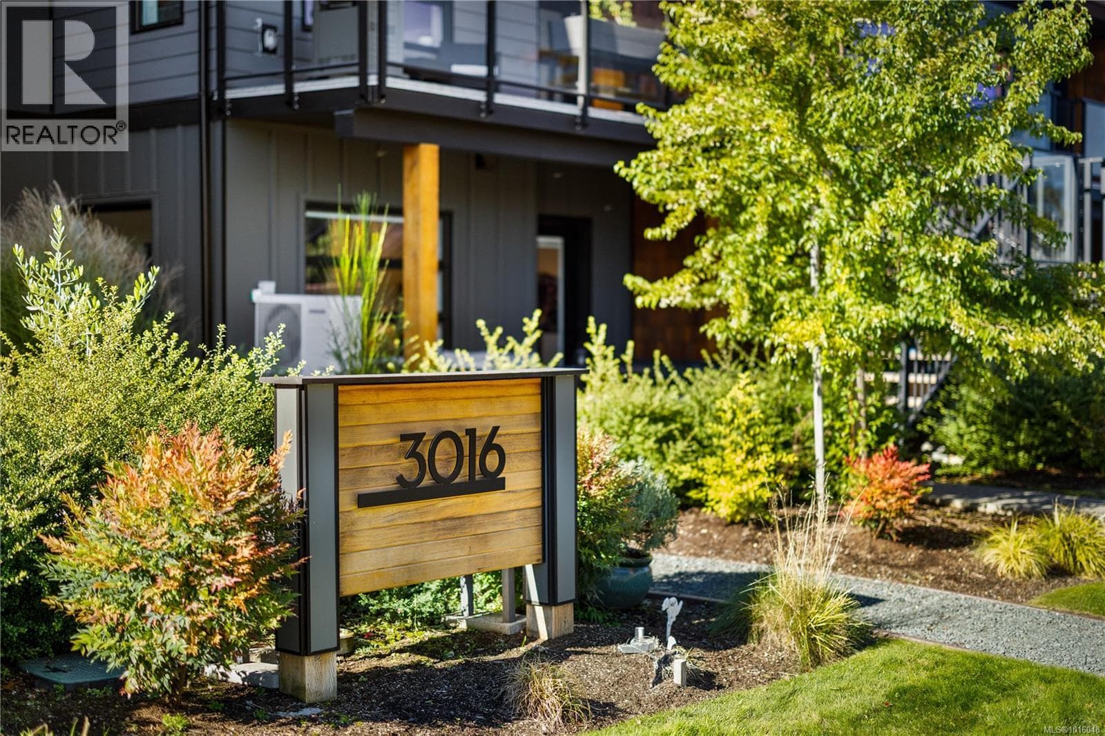 7 3016 Alder St S — photo 2