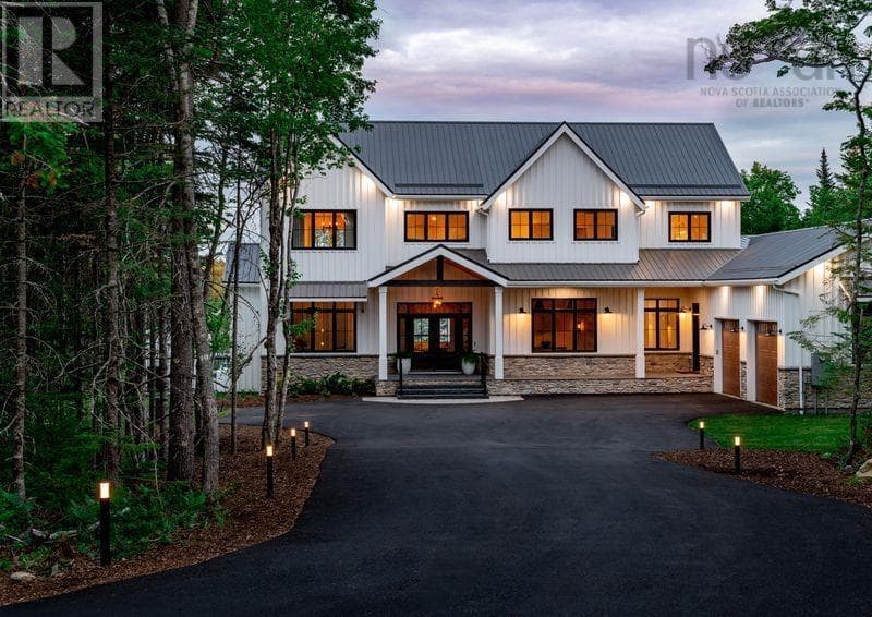 1006 MCCABE LAKE DRIVE in MIDDLE SACKVILLE