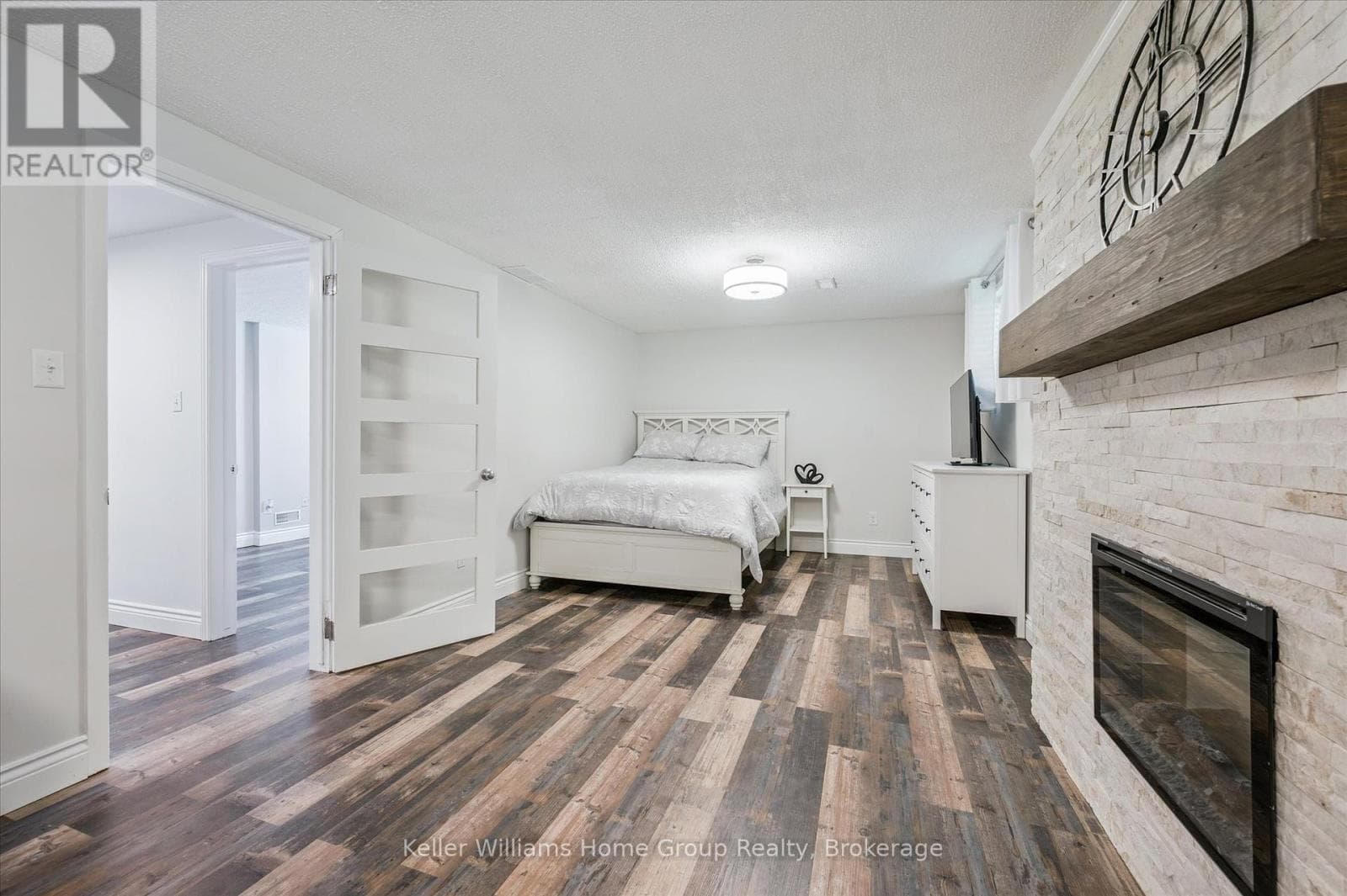 284 COLBORNE STREET, OnePoint — photo 2