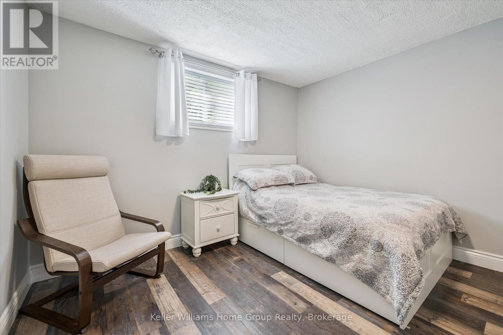 284 COLBORNE STREET, OnePoint — photo 3