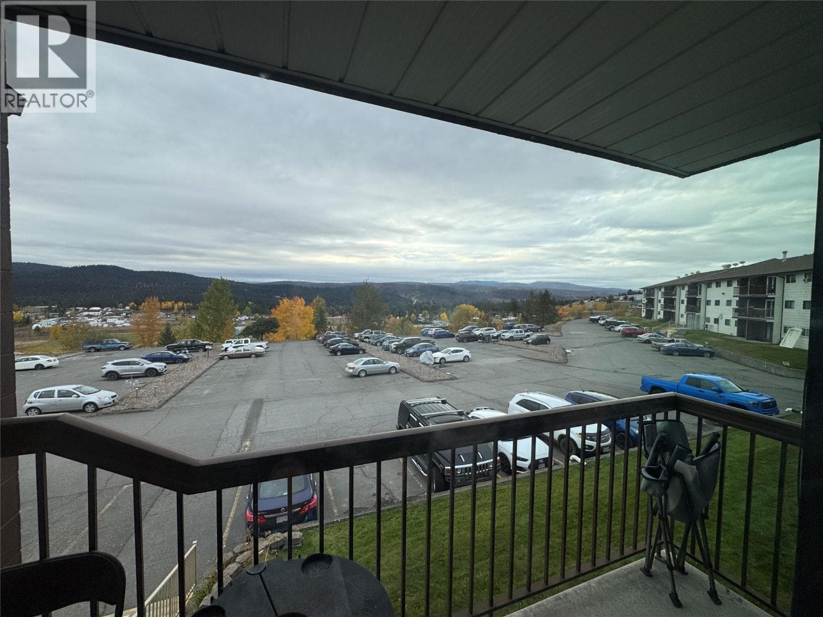279 Alder Drive Unit# 210, Interior REALTORS® — photo 2