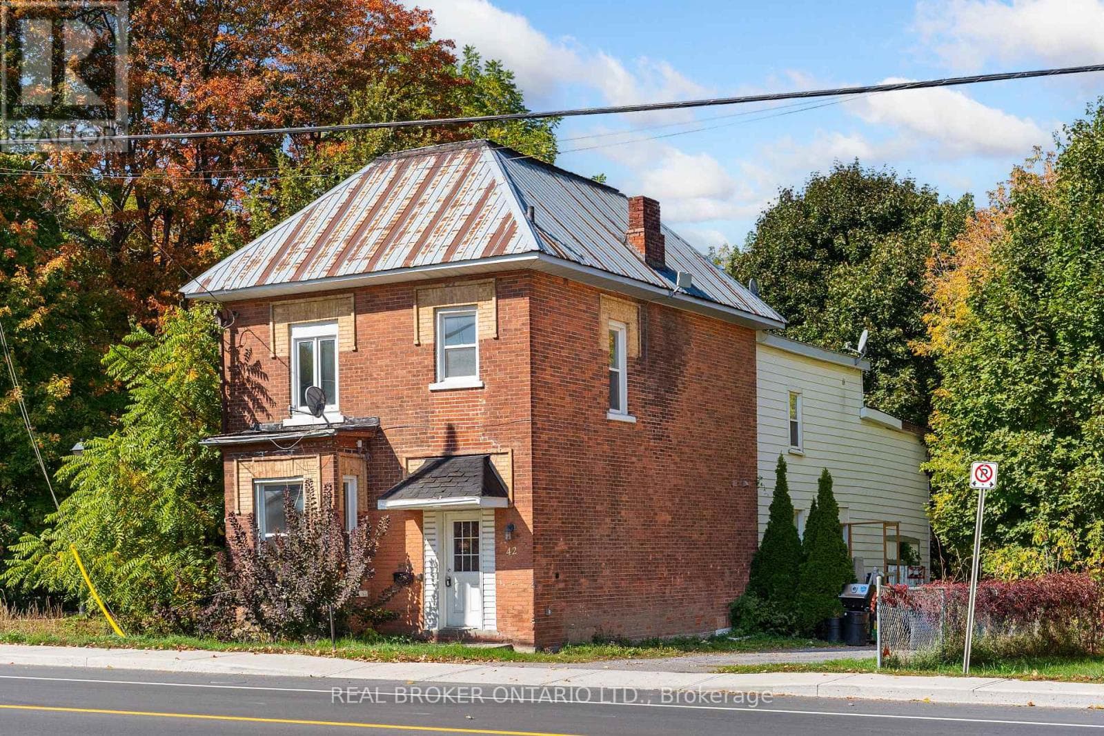 42 DANIEL STREET N, Ottawa — photo 2