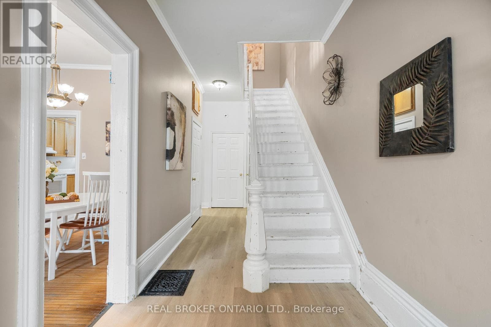 42 DANIEL STREET N, Ottawa — photo 4