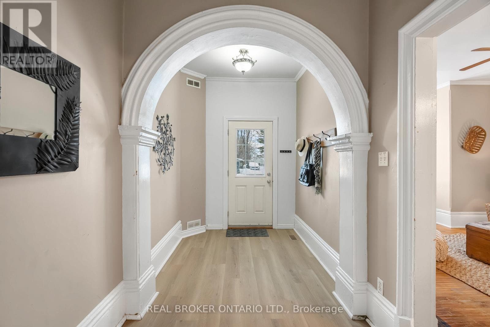42 DANIEL STREET N, Ottawa — photo 5