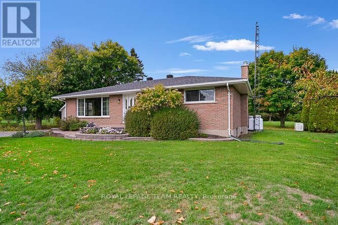 2214 COUNTY 2 ROAD, Ottawa — photo 2