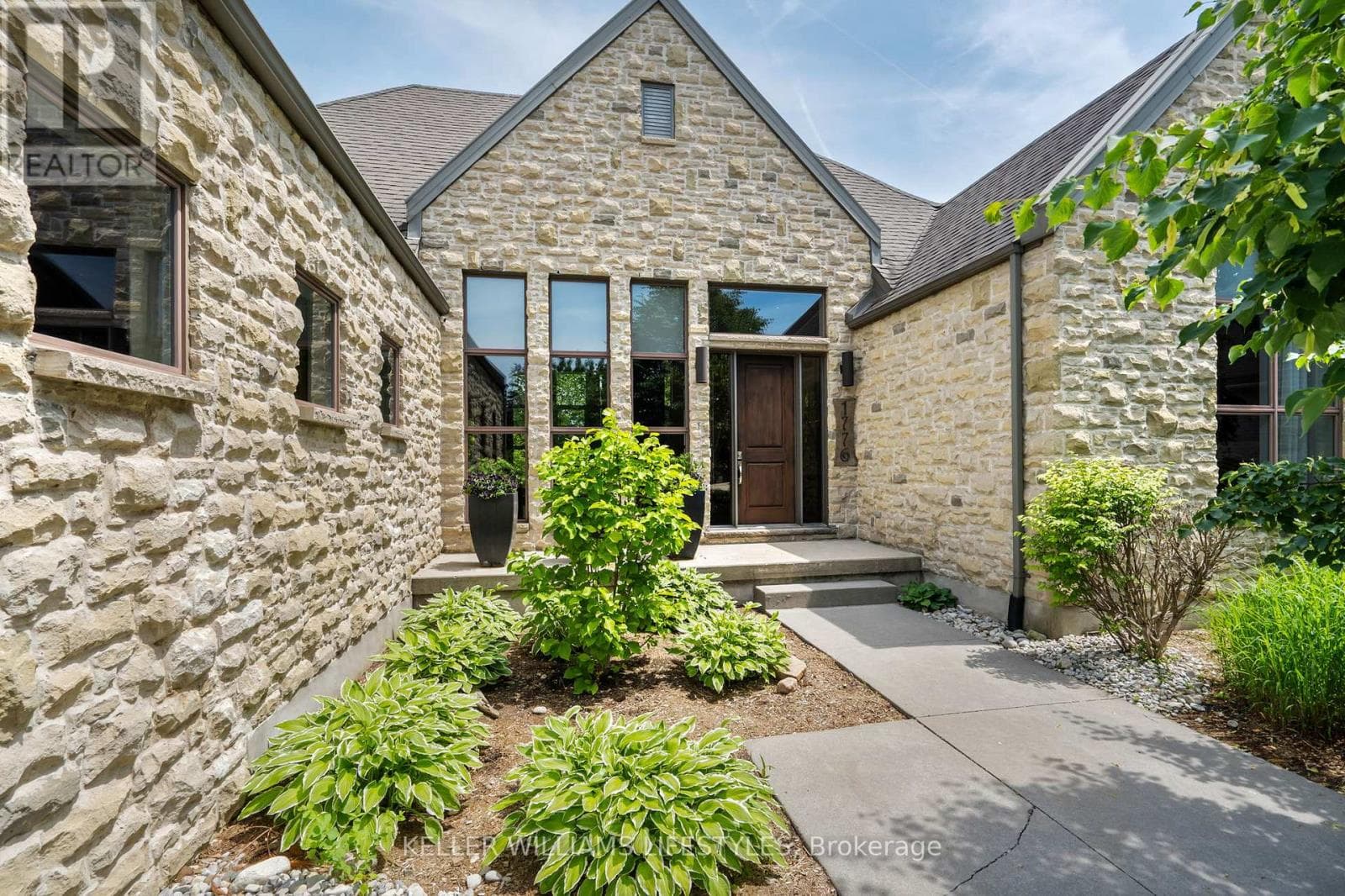 649 VALLEYSTREAM WALK in 