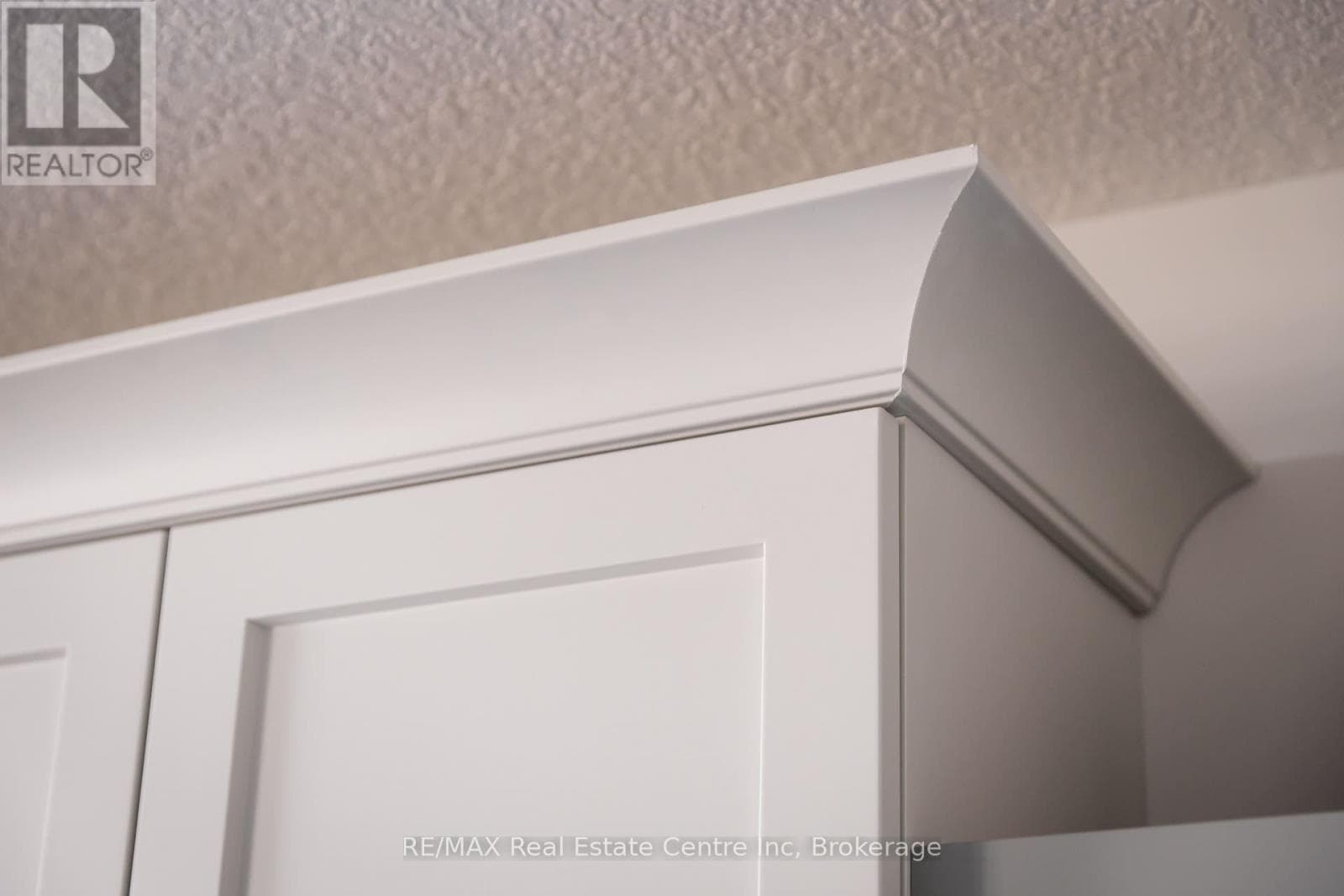 186B BRIDGE CRESCENT, OnePoint — photo 5