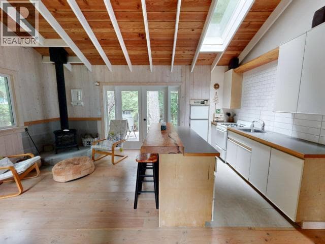 1847 VANCOUVER BLVD, Powell River — photo 2