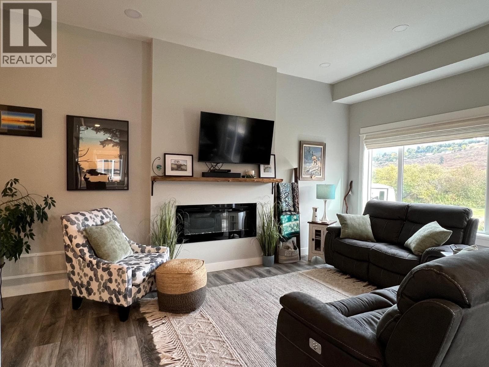 457 4 th Street, Interior REALTORS® — photo 4