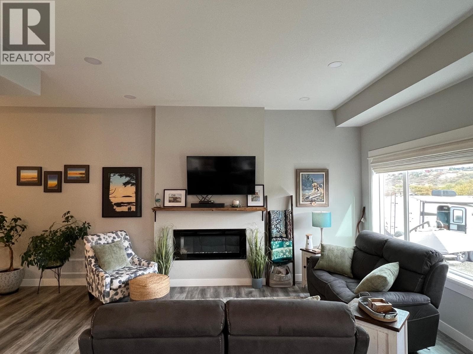 457 4 th Street, Interior REALTORS® — photo 5