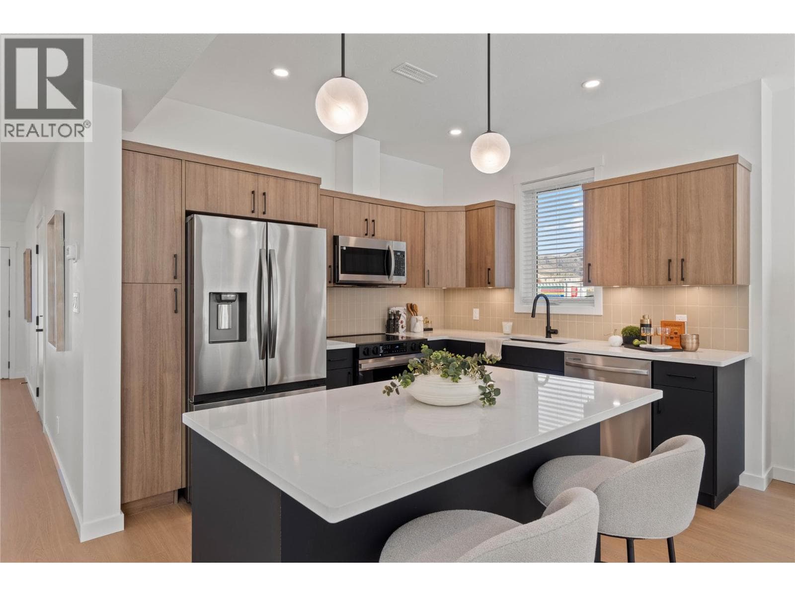 3580 VALLEYVIEW DRIVE UNIT 108 — photo 5