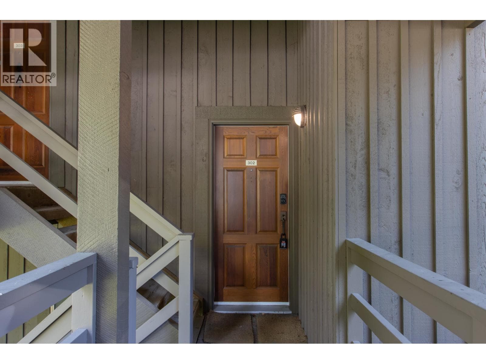302 3050 HILLCREST DRIVE, Greater Vancouver — photo 5