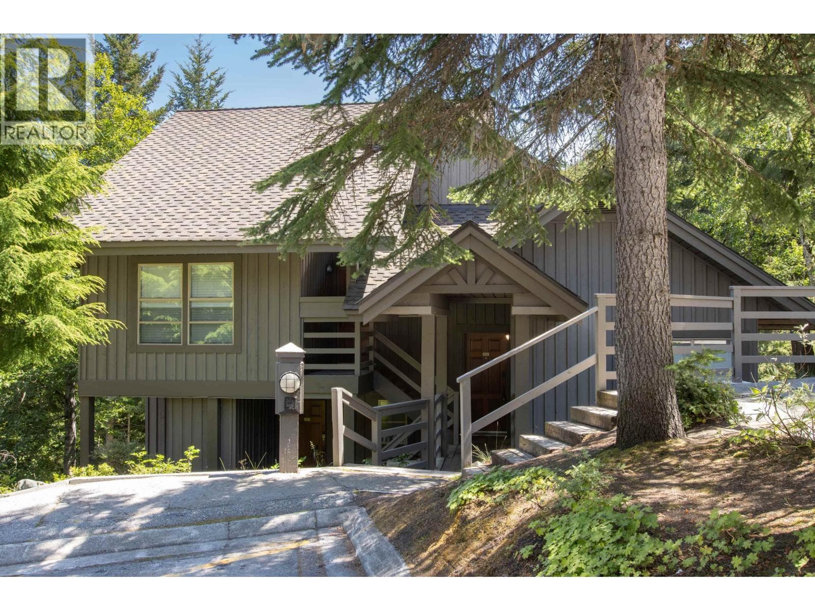 302 3050 HILLCREST DRIVE, Greater Vancouver — photo 4