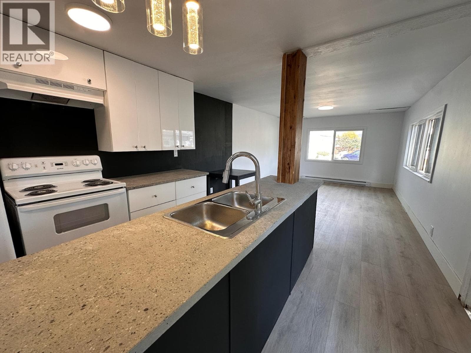 3999 SKAHA LAKE ROAD UNIT 34, Interior REALTORS® — photo 2