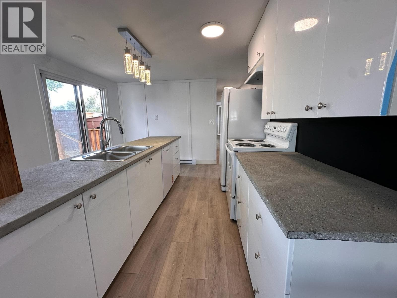3999 SKAHA LAKE ROAD UNIT 34, Interior REALTORS® — photo 5